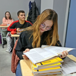 Beykoz’da LGS ve YKS’ye hazırlanan gençlere kitap desteği